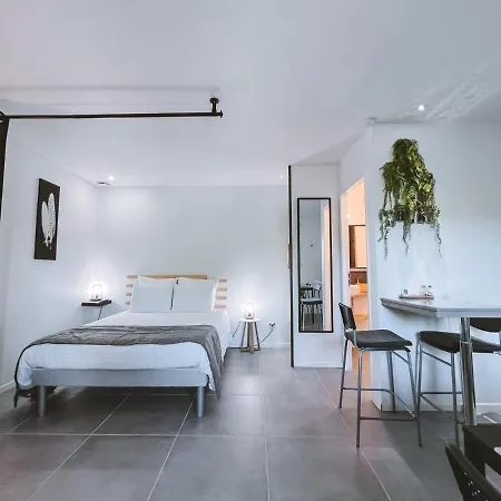 Appartement Gest-loc Location Meublée Wood Jardin&terrasse Privative - Parking Privé *